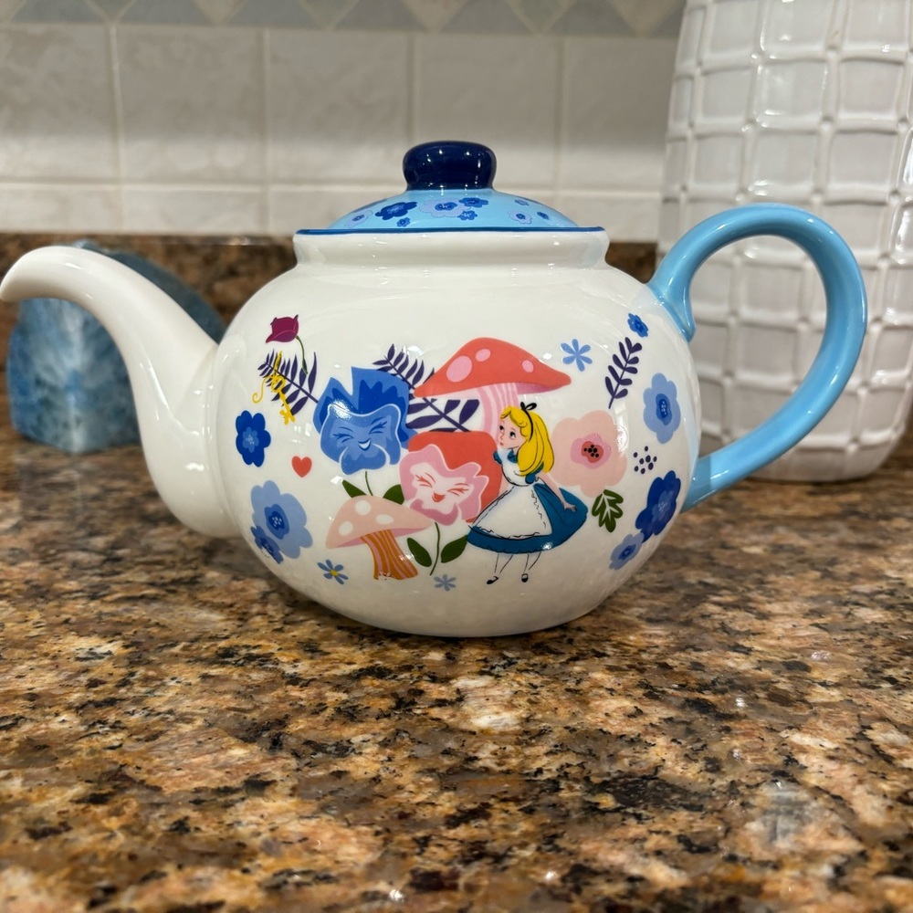 Alice in wonderland ceramic teapot